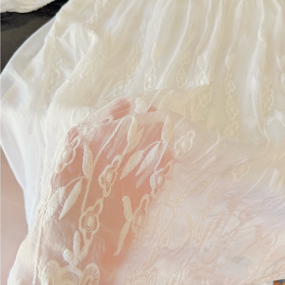 Chic ivory Bellambra top Embroidered Blouse - Picture 6 of 10